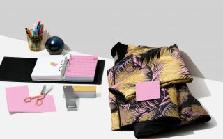 Metallic-Shimmer-Pantone-.jpg