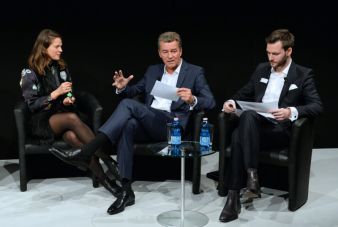 Prominente entdecken die Heimtextil für sich. Zur Eröffnungspressekonferenz kam Schauspielerin und Hotelbesitzerin Jessica Schwarz. Im Bild mit...