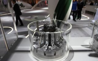 Ein Highlight auf der ITMA 2015: die erstmalige Vorstellung der Nadel Lightspeed Plus im Bereich Knitting
(Photos: Groz-Beckert)