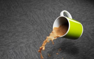 Ein in die Faser integrierter Stainblocker verringert die Chancen einer Anfärbung durch Farbstoffe aus Getränken wie Tee Photo: Invista