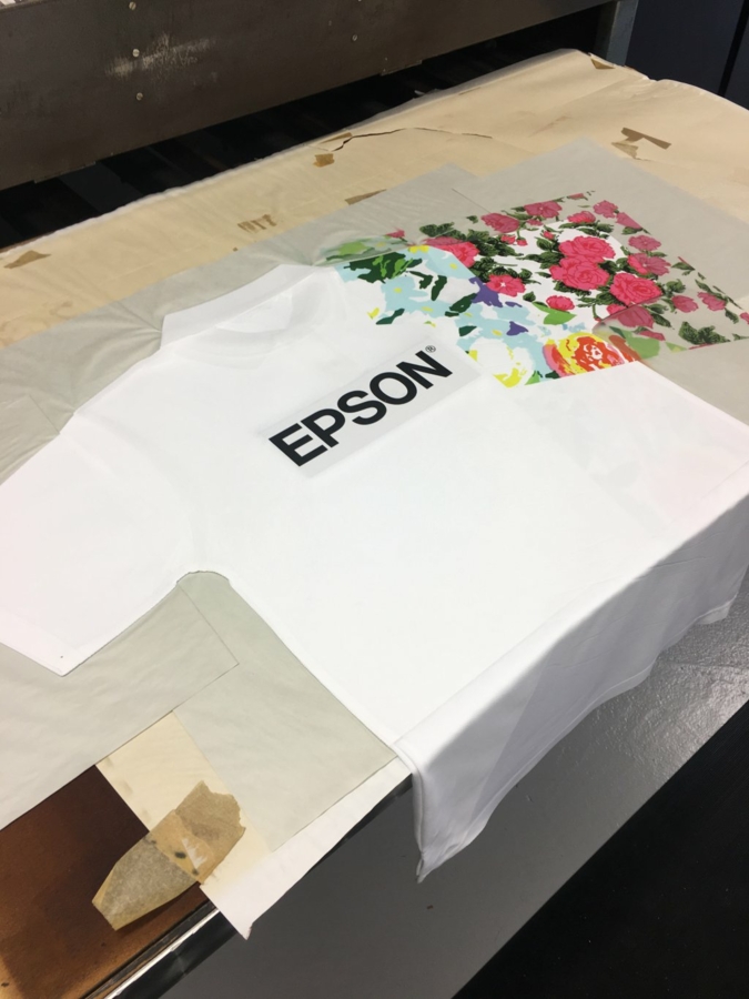 Epson-Shirt-im-Studio-des.jpg