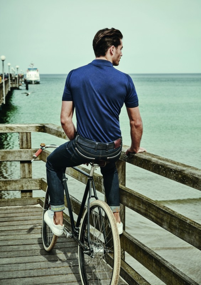 Die Bike‘ kommt als Jeans oder Jerseypants in insgesamt fünf verschiedenen Qualitäten und ist ab Frühjahr 2016 in ausgewählten Fahrrad Depa...