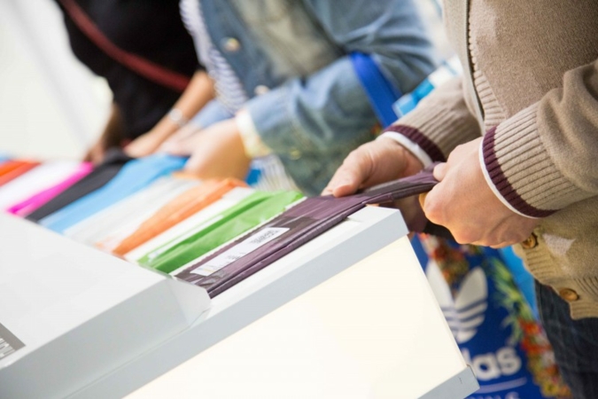 You can experience the haptics of a material at the trade show. Photo: Performance Days