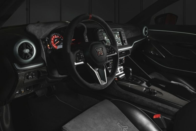 Alcantara-im-Nissan-GT-R50.jpg