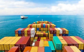 Containerschiff-Logistik.jpeg