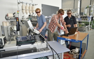ITA-PhD-students demonstrate laser Doppler anemometry
Photo: ITA