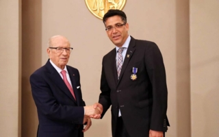 Verdienstkreuz--Prof-Cherif.jpg