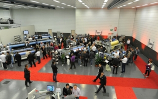 Presentation of the latest weaving machines at Itema Photos: Itema