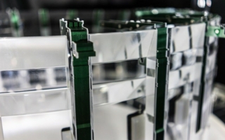 Groz-Beckert presents machines made of acrylic glass Photos: Groz-Beckert