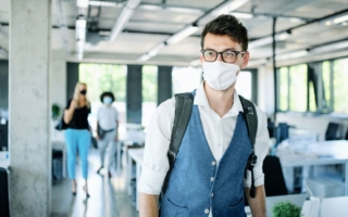 Sanitized-Maske.jpg