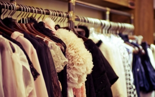 Im Showroom können Einkäufer die Musterkollektion der Designer begutachten Photo: Forewer/Shutterstock