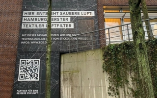Erste-Anti-NOX-Textilfassade.jpg