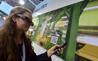 Textile industry, ready for Industry 4.0 (Photo: W. Schmidt)