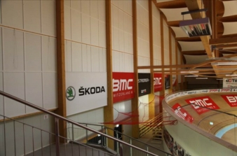 Die Multifunktionshalle, mit einer Grundfläche von 2678m², beinhaltet unter anderem die schnellste Radrennbahn Europas
Photo: Sandler