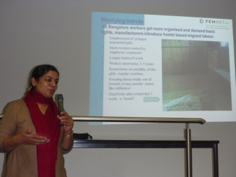 Anita Cheria aus Bangalore beim Vortrag vor Studierenden der HSNR, Mönchengladbach Femnet e.V. Photo: Femnet e.V.