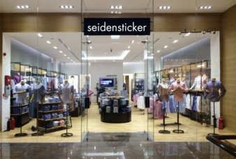 In a modern atmosphere the traditional brand presents itself on one of the most popular shopping malls in Dubai