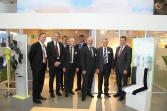 from the left to the right: Dr. Christian Heinrich Sandler, Dr. Ulrich Hornfeck with secretary of state Franz Josef Pschierer and industry represen...