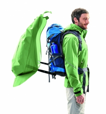 The cape is made from 2.5 layers of extremely lightweight mtex 20,000 material and is connected to the jacket at four points Photo: Maier Sports