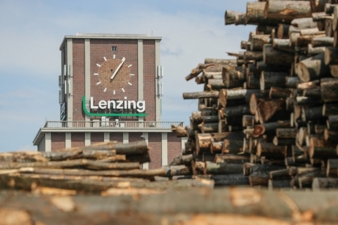 Lenzing-Laugeturm-Holz.jpg