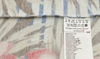 Label: RFID chips sewn in the care label Photo: nnattalli/Shutterstock