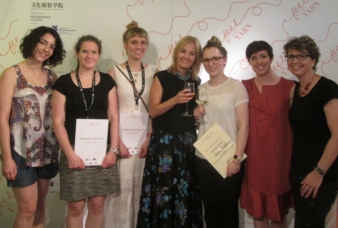 Die Siegerehrung: (von links) Vorjahresteilnehmerin Miya Budaeva, Teilnehmerinnen Katharina Bredlich und Jennifer von Scotti, Raffaella Pinori von...