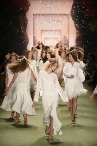 A large proportion of Marc Cains production chain is located in Europe, guaranteeing high levels of transparency from the start. At the Fashion S...