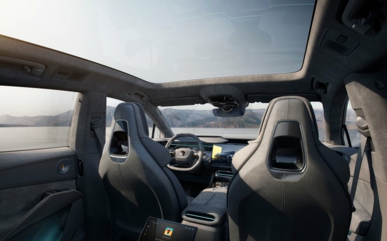 Recyclinggarn sorgt für Nachhaltigkeit in Lotus-Fahrzeugen